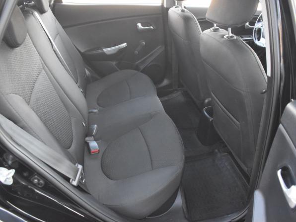 Kia Rio III Рестайлинг с пробегом 2015 года, цена 1 040 000 рублей, 67052 км, хэтчбек, Автокод Объявления