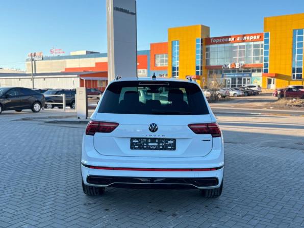 Volkswagen Tiguan II Рестайлинг с пробегом 2021 года, цена 4 050 000 рублей, 97300 км, внедорожник, Автокод Объявления