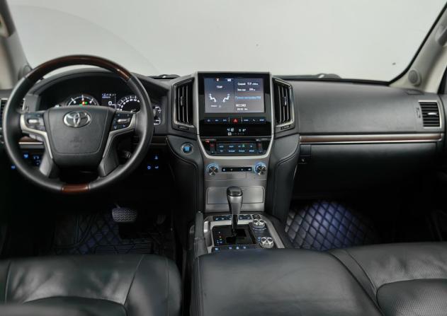 Toyota Land Cruiser 200 Series Рестайлинг 2 с пробегом 2015 года, цена 4 290 000 рублей, 253000 км, внедорожник, Автокод Объявления