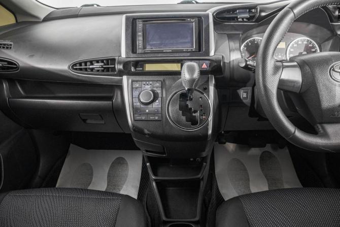 Toyota Wish II Рестайлинг с пробегом 2014 года, цена 1 299 000 рублей, 204000 км, минивэн, Автокод Объявления