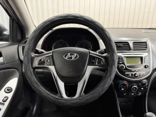 Hyundai Solaris I с пробегом 2013 года, цена 890 000 рублей, 174538 км, седан, Автокод Объявления