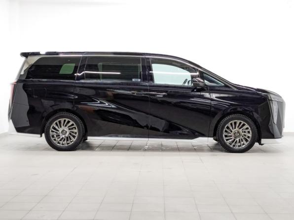 GAC M8 с пробегом 2024 года, цена 4 570 000 рублей, 17335 км, минивэн, Автокод Объявления