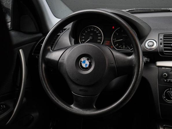 BMW 1 серии I (E81/E82/E87/E88) Рестайлинг с пробегом 2009 года, цена 699 000 рублей, 157243 км, хэтчбек, Автокод Объявления