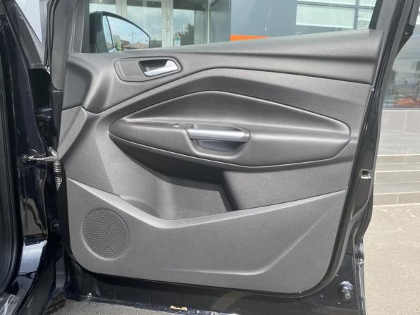 Ford Kuga II Рестайлинг с пробегом 2018 года, цена 1 575 000 рублей, 122350 км, внедорожник, Автокод Объявления