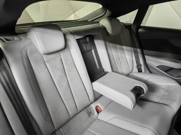 Audi A5 II (F5) Рестайлинг с пробегом 2021 года, цена 4 050 000 рублей, 47397 км, лифтбек, Автокод Объявления