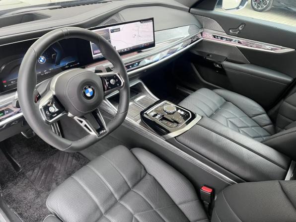BMW 7 серии VII (G70) с пробегом 2024 года, цена 15 100 000 рублей, 5925 км, седан, Автокод Объявления