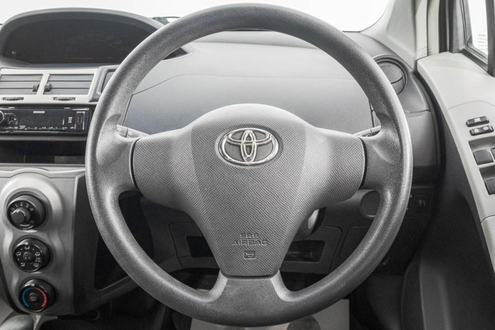 Toyota Vitz II (XP90) Барнаул  - изображение 14