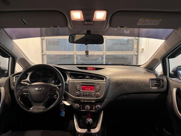 Kia Ceed II Рестайлинг с пробегом 2018 года, цена 1 370 000 рублей, 149287 км, универсал, Автокод Объявления
