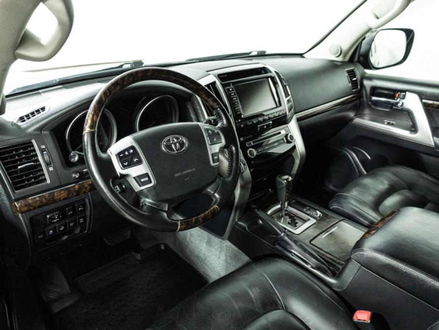 Toyota Land Cruiser 200 Series Рестайлинг 1 Санкт-Петербург  - изображение 12