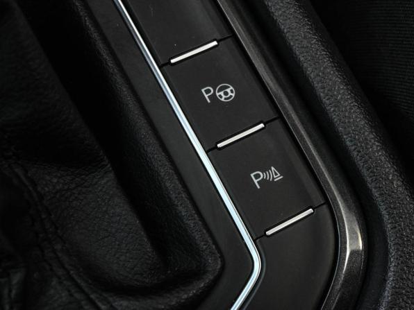Volkswagen Tiguan II с пробегом 2018 года, цена 2 249 000 рублей, 156824 км, внедорожник, Автокод Объявления