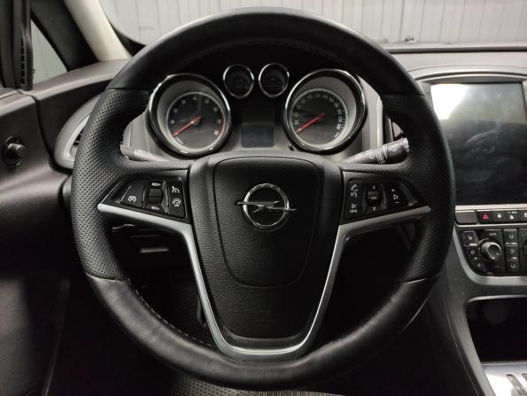 Opel Astra J Рестайлинг с пробегом 2015 года, цена 899 000 рублей, 153647 км, хэтчбек, Автокод Объявления
