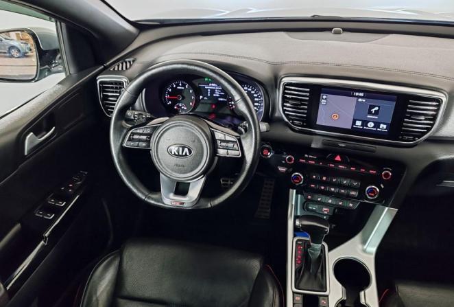 Kia Sportage IV Рестайлинг с пробегом 2018 года, цена 2 190 000 рублей, 123773 км, внедорожник, Автокод Объявления