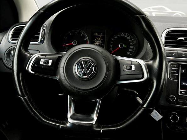 Volkswagen Polo V Рестайлинг с пробегом 2019 года, цена 1 098 700 рублей, 150073 км, седан, Автокод Объявления