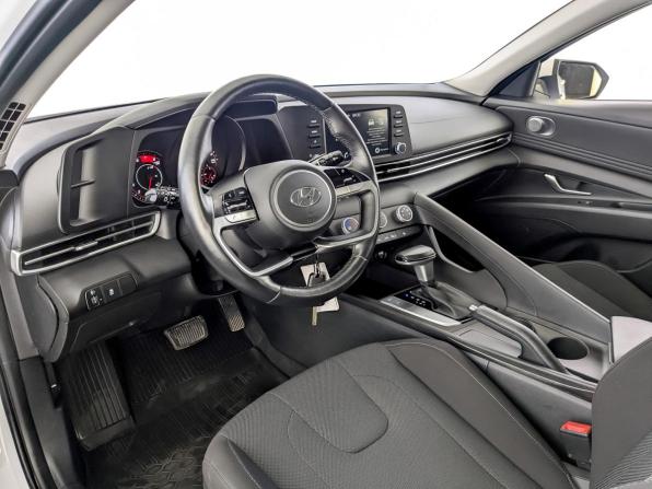 Hyundai Elantra VII (CN7) с пробегом 2022 года, цена 1 919 000 рублей, 42343 км, седан, Автокод Объявления