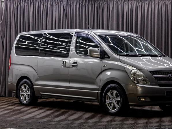 Hyundai H-1 II с пробегом 2010 года, цена 1 695 000 рублей, 185000 км, минивэн, Автокод Объявления