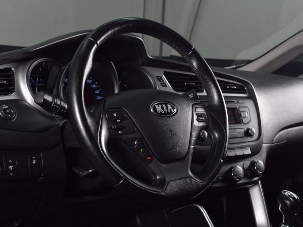 Kia Ceed II Рестайлинг с пробегом 2015 года, цена 919 995 рублей, 131048 км, хэтчбек, Автокод Объявления