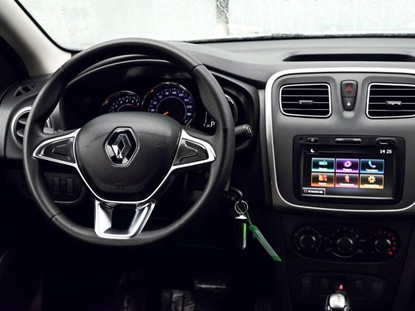 Renault Logan II Рестайлинг с пробегом 2020 года, цена 1 249 000 рублей, 66500 км, седан, Автокод Объявления