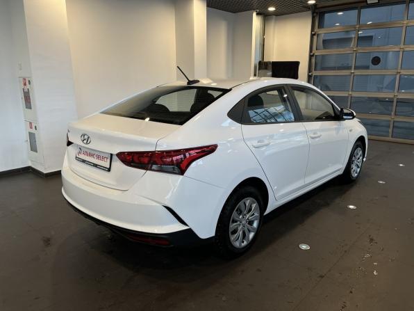 Hyundai Solaris II Рестайлинг с пробегом 2022 года, цена 1 600 000 рублей, 112591 км, седан, Автокод Объявления