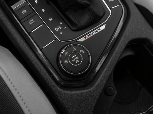 Volkswagen Tiguan II с пробегом 2019 года, цена 2 490 000 рублей, 120864 км, внедорожник, Автокод Объявления