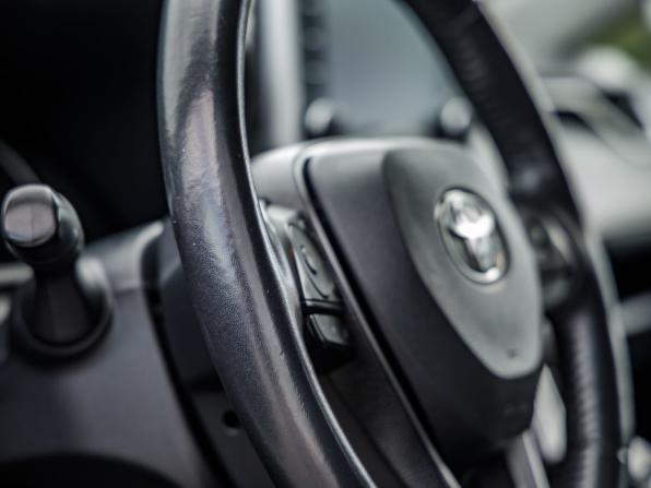 Toyota RAV4 V (XA50) с пробегом 2021 года, цена 2 998 000 рублей, 65712 км, внедорожник, Автокод Объявления