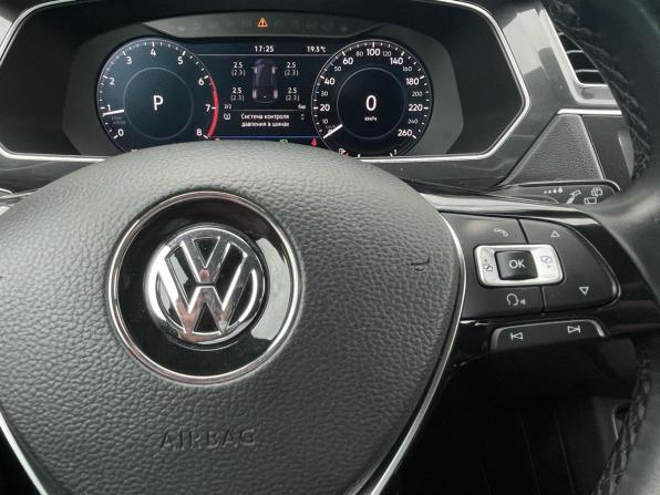 Volkswagen Tiguan II с пробегом 2018 года, цена 2 730 000 рублей, 69000 км, внедорожник, Автокод Объявления
