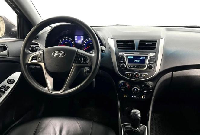 Hyundai Solaris I Рестайлинг с пробегом 2016 года, цена 990 000 рублей, 110360 км, хэтчбек, Автокод Объявления