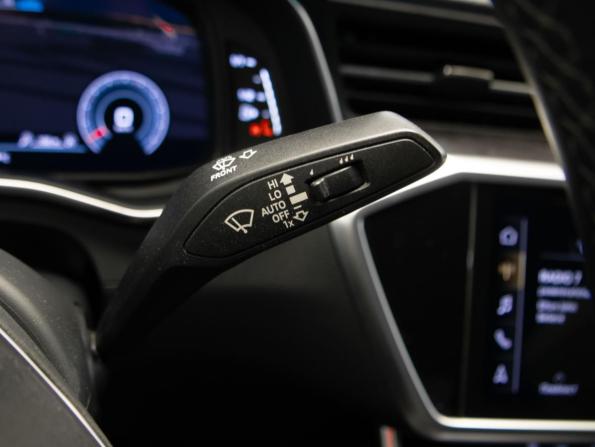 Audi A6 V (C8) с пробегом 2018 года, цена 2 949 000 рублей, 279965 км, седан, Автокод Объявления