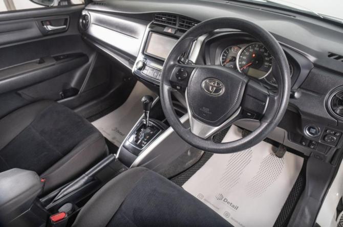 Toyota Corolla XI (E160 E170 E180) с пробегом 2018 года, цена 1 099 000 рублей, 179500 км, универсал, Автокод Объявления