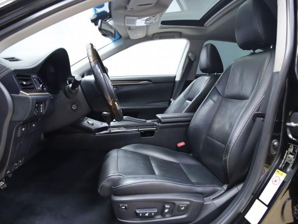 Lexus ES VI с пробегом 2012 года, цена 2 270 000 рублей, 220000 км, седан, Автокод Объявления