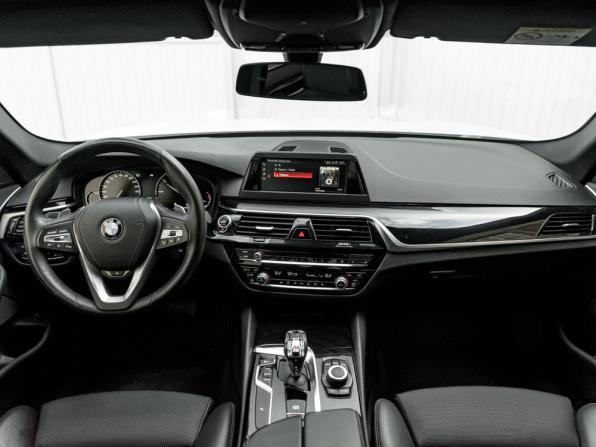 BMW 5 серии VII (G30/G31/G38) с пробегом 2018 года, цена 2 800 000 рублей, 183047 км, седан, Автокод Объявления