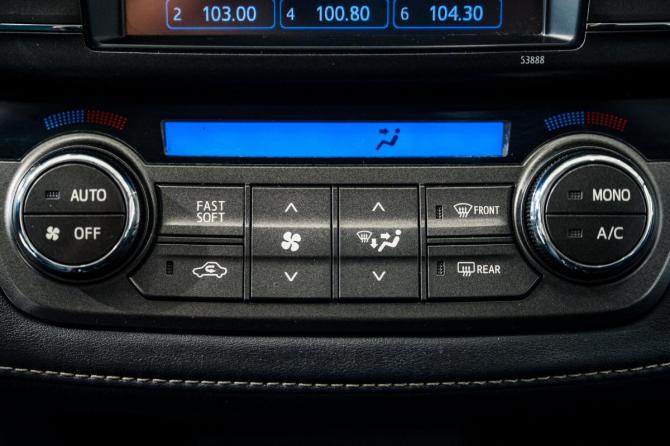 Toyota RAV4 IV (XA40) с пробегом 2013 года, цена 1 670 000 рублей, 201699 км, внедорожник, Автокод Объявления