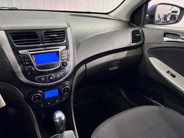 Hyundai Solaris I с пробегом 2013 года, цена 897 000 рублей, 102518 км, хэтчбек, Автокод Объявления