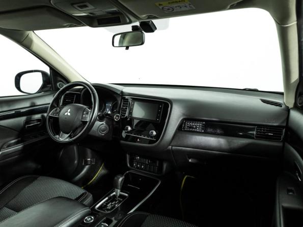 Mitsubishi Outlander III Рестайлинг 3 с пробегом 2020 года, цена 1 749 777 рублей, 197823 км, внедорожник, Автокод Объявления