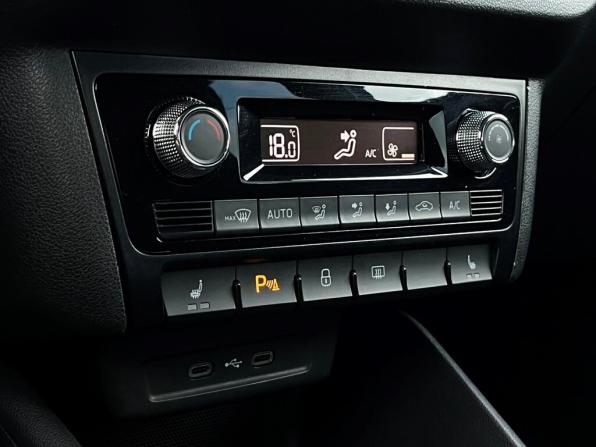 Skoda Rapid II с пробегом 2021 года, цена 1 859 600 рублей, 60925 км, лифтбек, Автокод Объявления