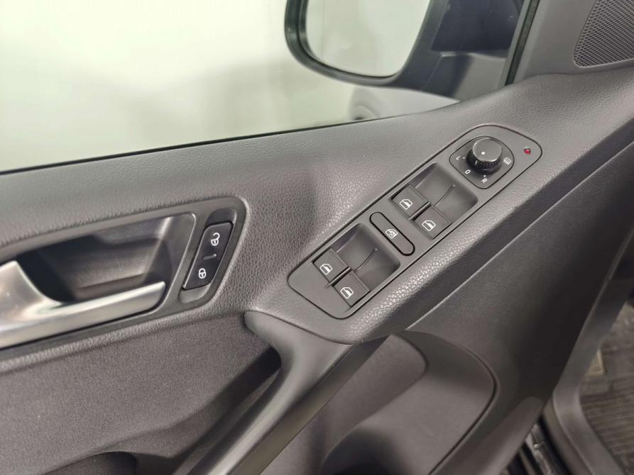 Volkswagen Tiguan I Рестайлинг Санкт-Петербург  - изображение 16