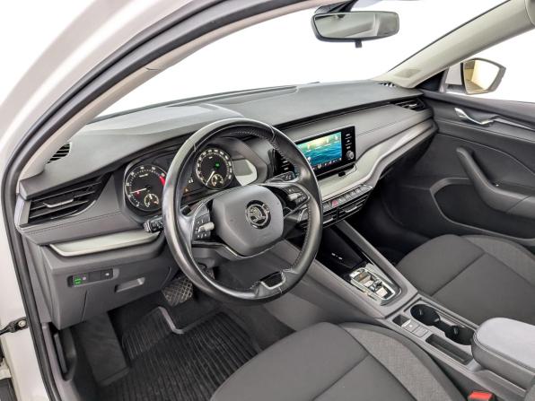 Skoda Octavia IV (A8) с пробегом 2021 года, цена 2 400 000 рублей, 69993 км, лифтбек, Автокод Объявления