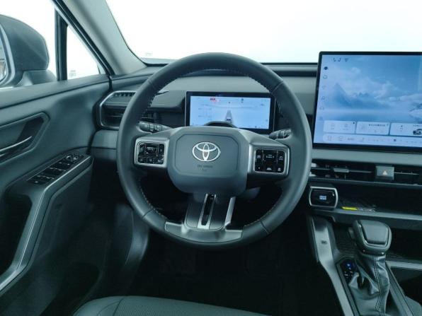 Toyota RAV4 VI (XA60) с пробегом 2026 года, цена 4 699 000 рублей, 30 км, внедорожник, Автокод Объявления