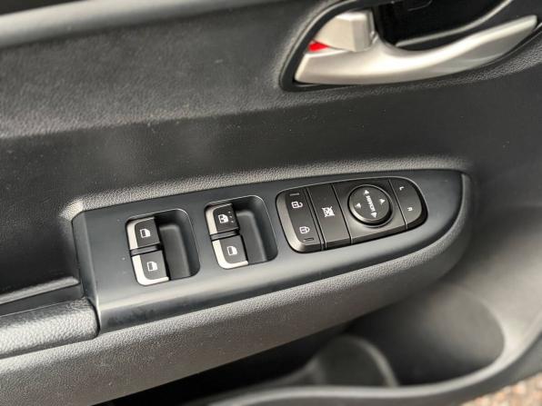 Kia Rio IV с пробегом 2019 года, цена 1 295 000 рублей, 100844 км, седан, Автокод Объявления