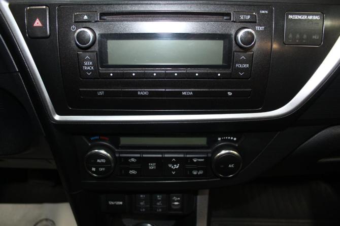 Toyota Auris II с пробегом 2013 года, цена 1 150 000 рублей, 122691 км, хэтчбек, Автокод Объявления