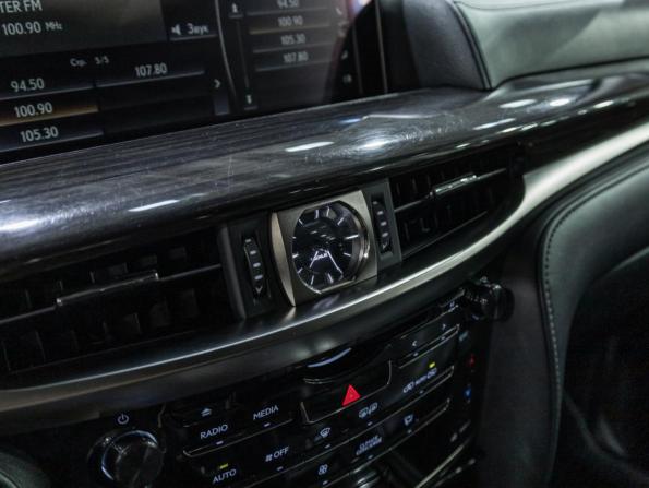 Lexus LX III Рестайлинг 2 с пробегом 2015 года, цена 5 199 000 рублей, 294411 км, внедорожник, Автокод Объявления