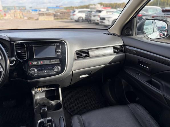Mitsubishi Outlander III Рестайлинг 2 с пробегом 2015 года, цена 1 295 000 рублей, 275000 км, внедорожник, Автокод Объявления