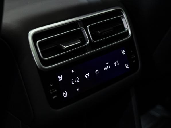 Li Auto (Lixiang) L7 I Рестайлинг с пробегом 2024 года, цена 6 199 000 рублей, 81160 км, внедорожник, Автокод Объявления