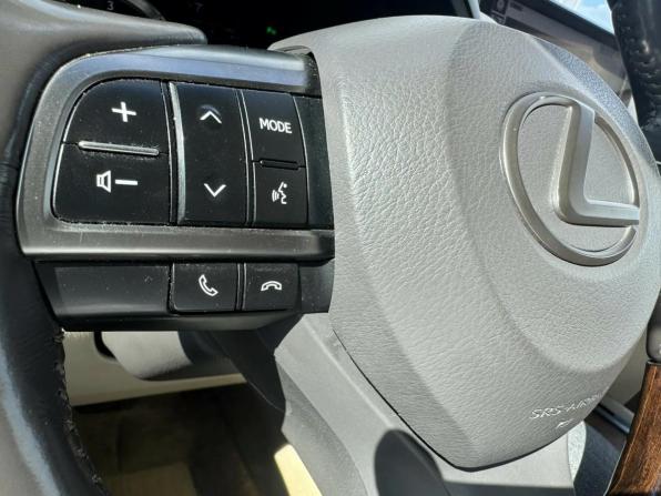 Lexus LX III Рестайлинг 2 с пробегом 2017 года, цена 6 250 000 рублей, 221348 км, внедорожник, Автокод Объявления