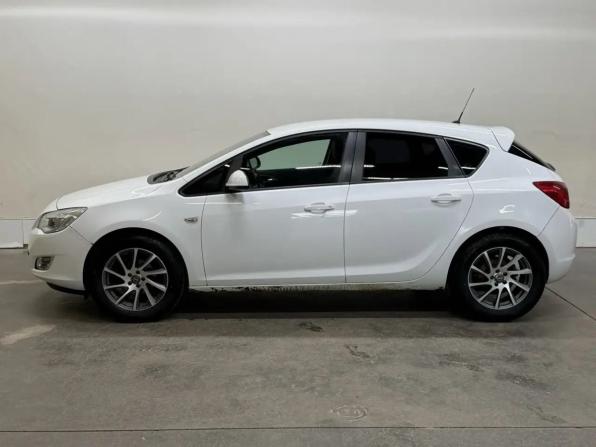 Opel Astra J с пробегом 2012 года, цена 599 000 рублей, 133777 км, хэтчбек, Автокод Объявления