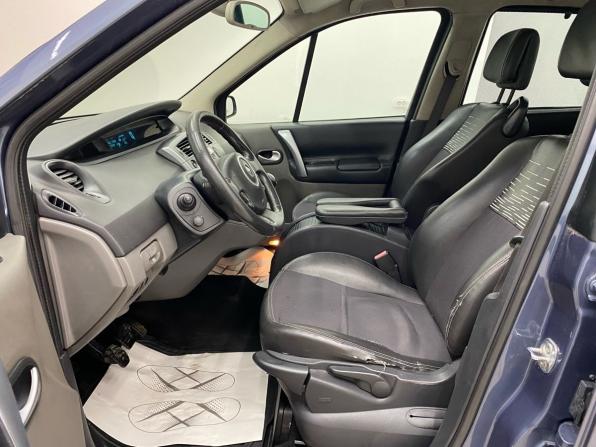 Renault Scenic II Рестайлинг с пробегом 2008 года, цена 550 000 рублей, 140039 км, компактвэн, Автокод Объявления