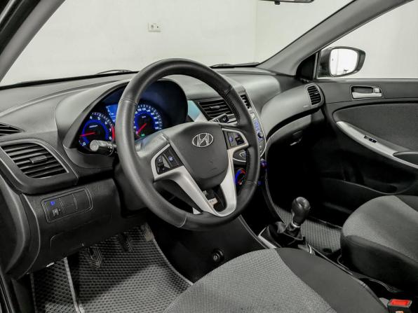 Hyundai Solaris I с пробегом 2014 года, цена 840 000 рублей, 121148 км, седан, Автокод Объявления