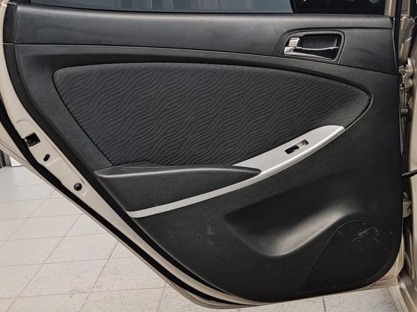 Hyundai Solaris I с пробегом 2012 года, цена 820 000 рублей, 215956 км, седан, Автокод Объявления
