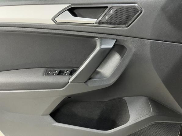 Volkswagen Tiguan II с пробегом 2018 года, цена 1 975 000 рублей, 142834 км, внедорожник, Автокод Объявления