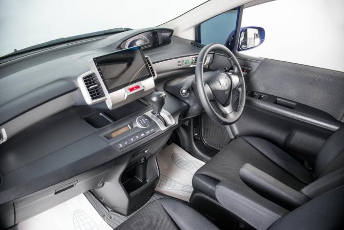 Honda Freed I с пробегом 2012 года, цена 1 399 000 рублей, 115000 км, компактвэн, Автокод Объявления