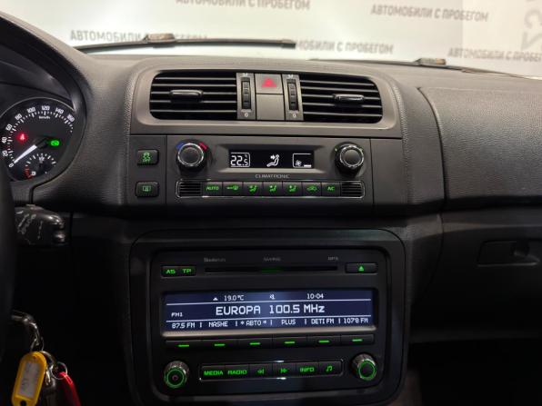 Skoda Fabia II Рестайлинг с пробегом 2010 года, цена 699 000 рублей, 136000 км, хэтчбек, Автокод Объявления